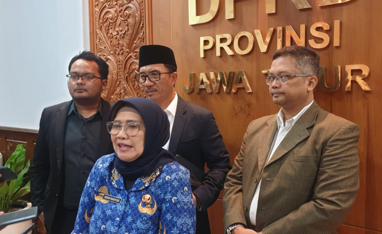 Sekretaris KORPRI Jatim, Indah Wahyuni dijumlah usai menggelar audiensi dengna DPRD Jatim, Jumat (12/12/2025). (Foto: Baehaqi Almutoif/jatimkini.com)