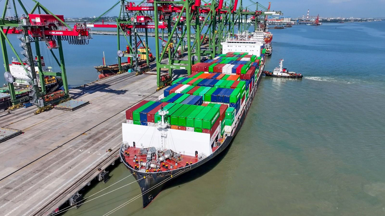 TTL melayani pelayaran perdana dari MV YM Continuity dengan rute, China, Malaysia, dan Indonesia. (Foto: dok.TTL)