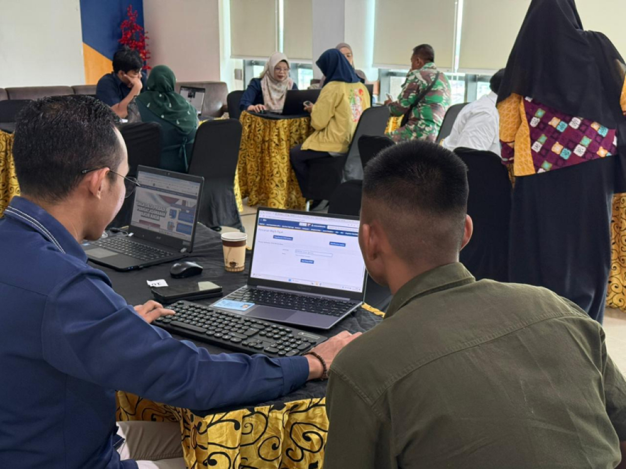 Layanan aktivasi akun dan pembuatan Kode Otorisasi Wajib Pajak di kantor DJP Jatim I.  Foto : DJP Jatim I