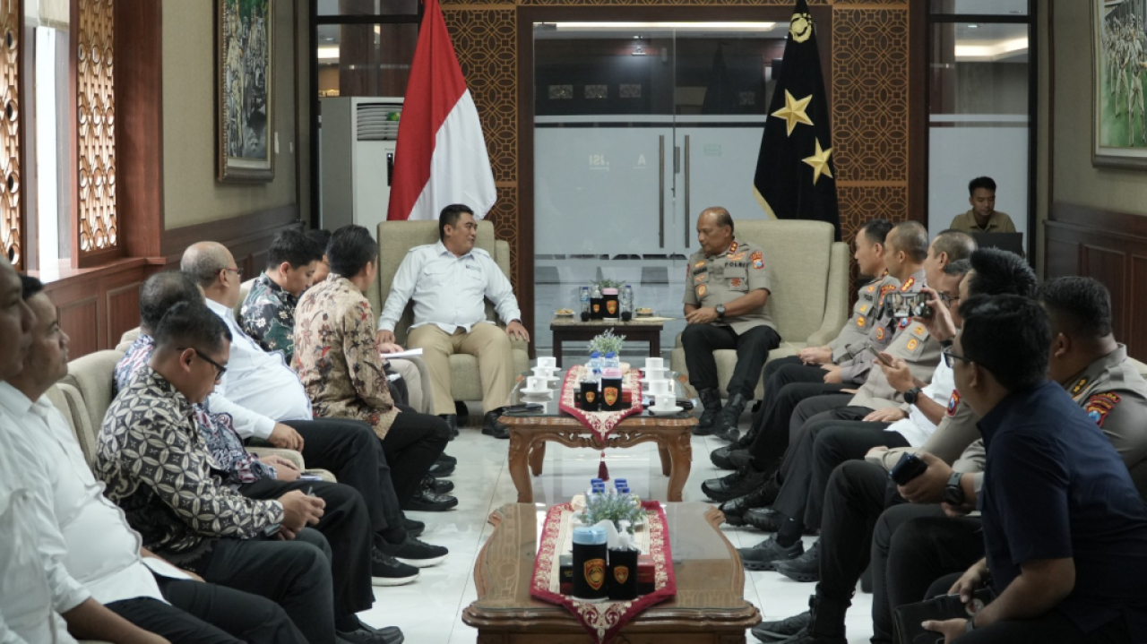 Kunker Dirjenbun RI dan SGN ke Polda Jatim. Foto : SGN
