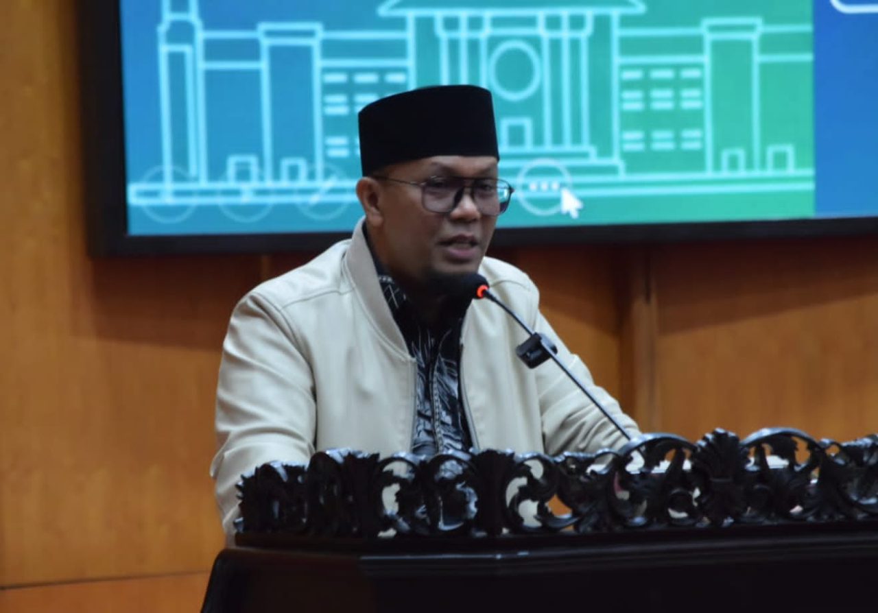 Anggota Komisi A DPRD Kota Surabaya Muhammad Saifuddin minta para mahasiswa semakin kritis dan memahami subtansi dari peraturan hukum baru ( Foto : istimewa )
