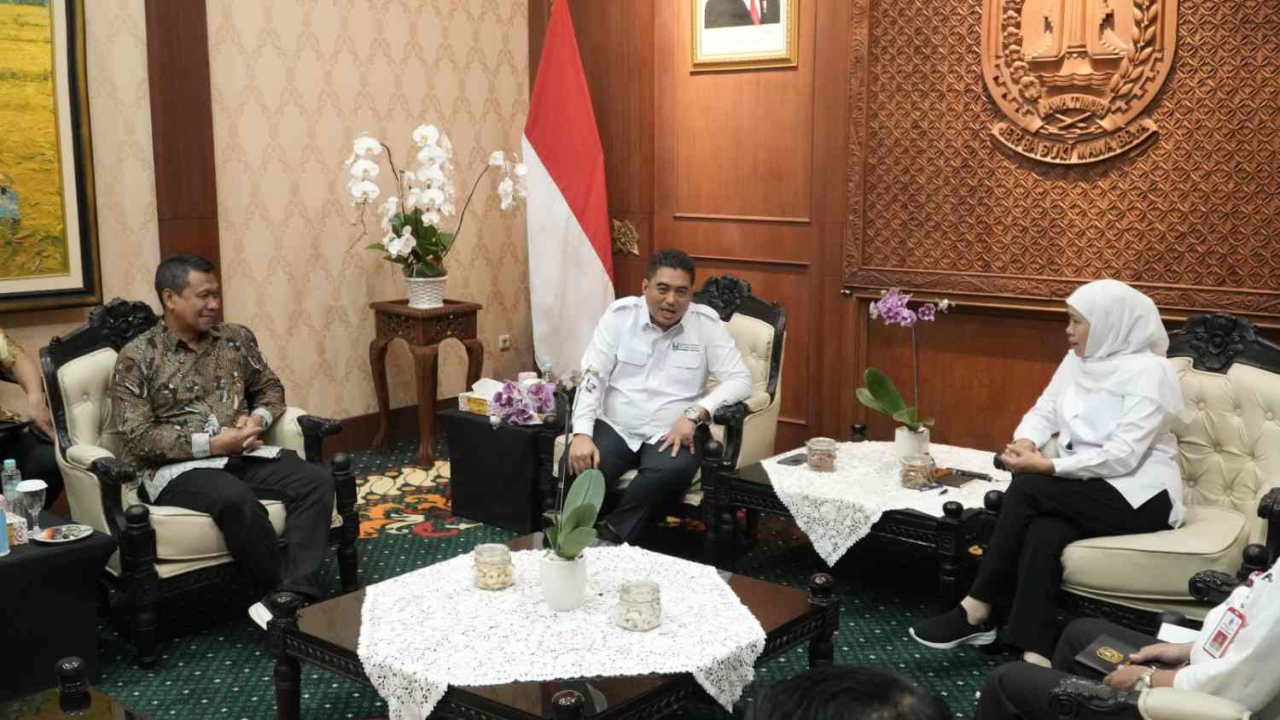 Dirjenbun dan SGN saat melakukan kunjungan kerja di Pemprov Jatim. Foto : SGN