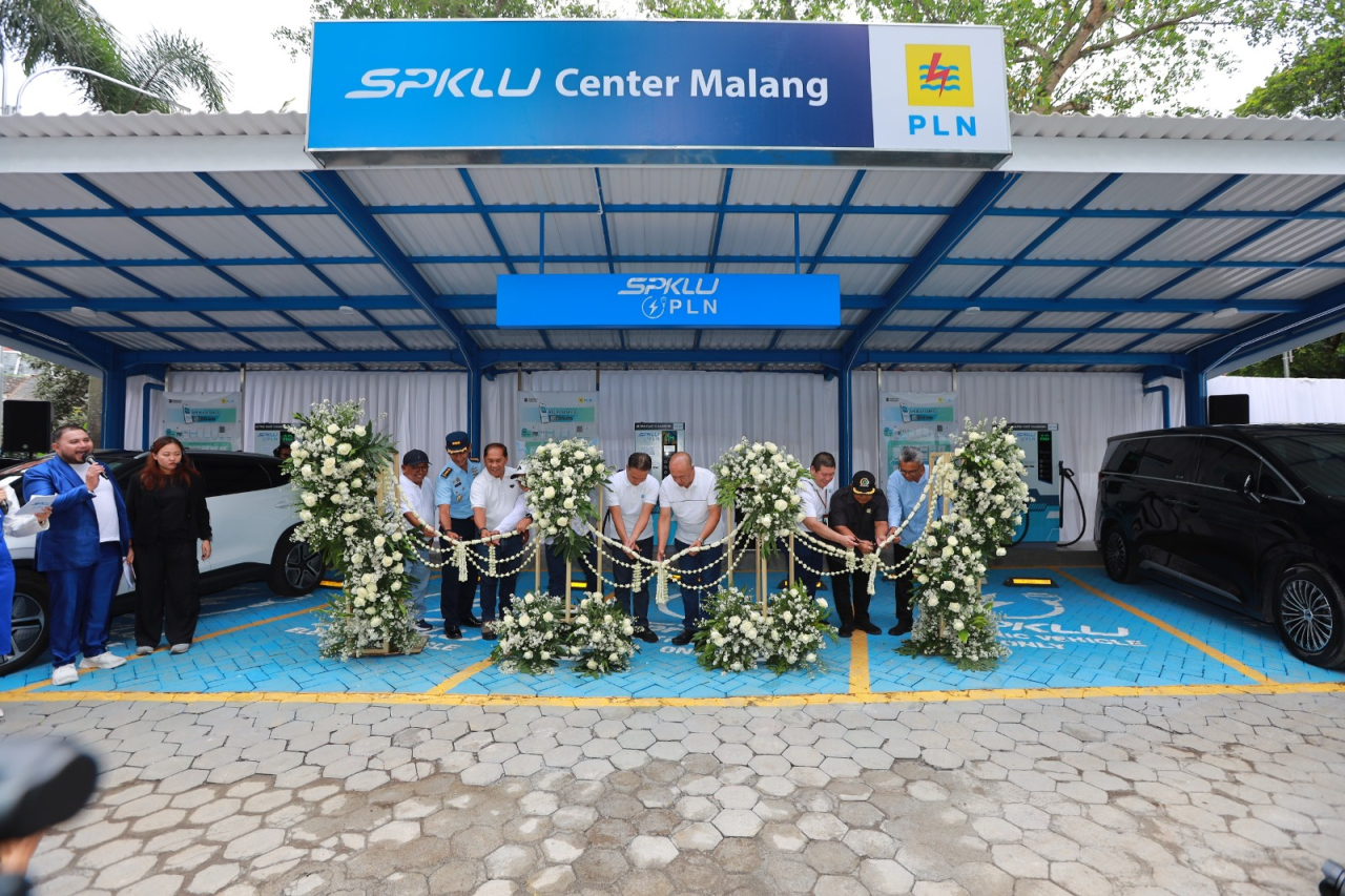 PT PLN (Persero) meresmikan Stasiun Pengisian Kendaraan Listrik Umum (SPKLU) Center di Kota Malang pada Kamis, (22/01).