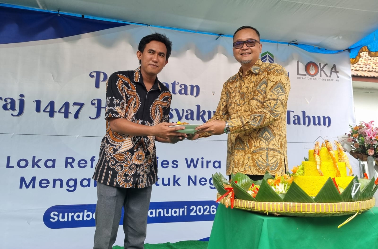 Direktur Loka Refractories Aria B. Soebagi (Kanan) secara tegas  mengatakan pihaknya akan menargetkan pendapatan 42,5 M ( Foto : Istimewa )