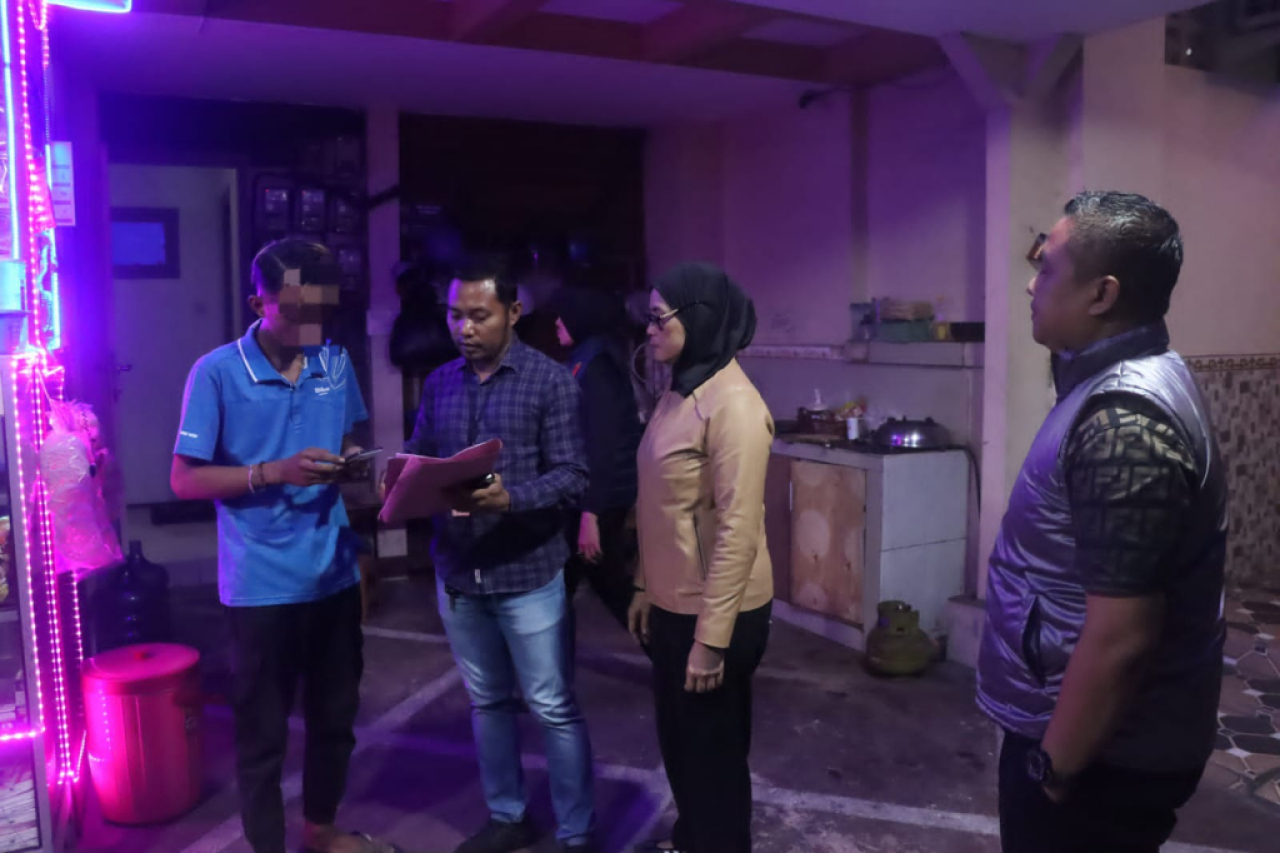 Polwan Polresta Sidoarjo gelar patroli tempat hiburan. Foto : Polda Jatim