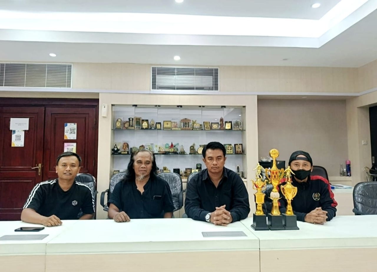 Panpel Turnamen Minisoccer mengadakan konferensi pers ( Foto : Istimewa )