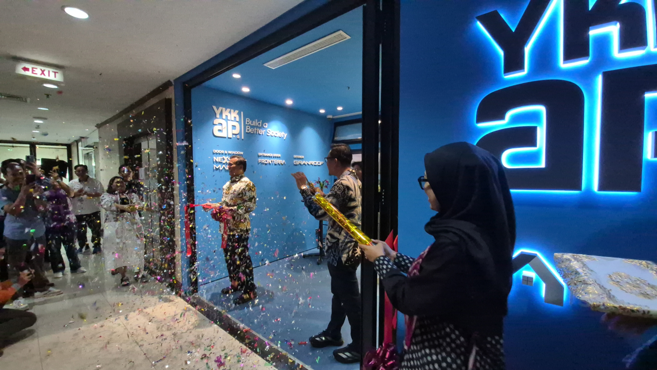 YKK AP Indonesia terus memperkuat produknya yakni dengan eng-upgrade showroom di kota Surabaya ( Foto : Istimewa )