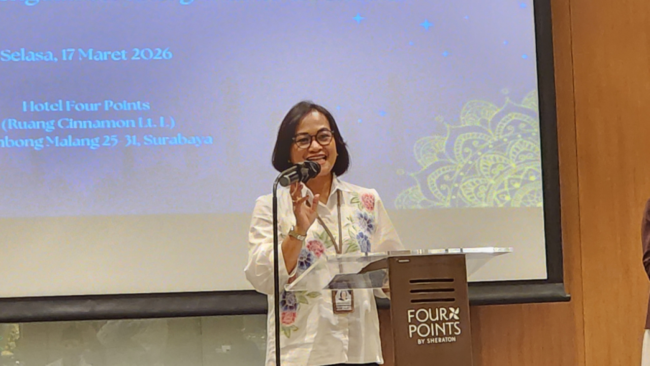 Regional Business Partner Head Bank Mandiri Region VIII/Jawa 3, Theresia Pratiwi Hastari  saat acara Buka Bersama Media di Surabaya. Foto : Peni Widarti