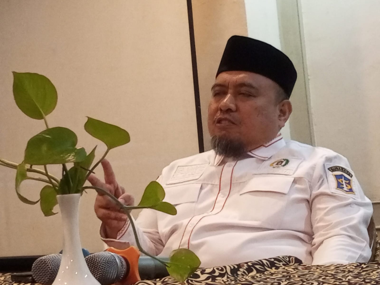 Johari Mustawan, anggota DPRD Kota Surabaya dari Fraksi PKS soroti soal KTP di Surabaya. ( Foto : istimewa )