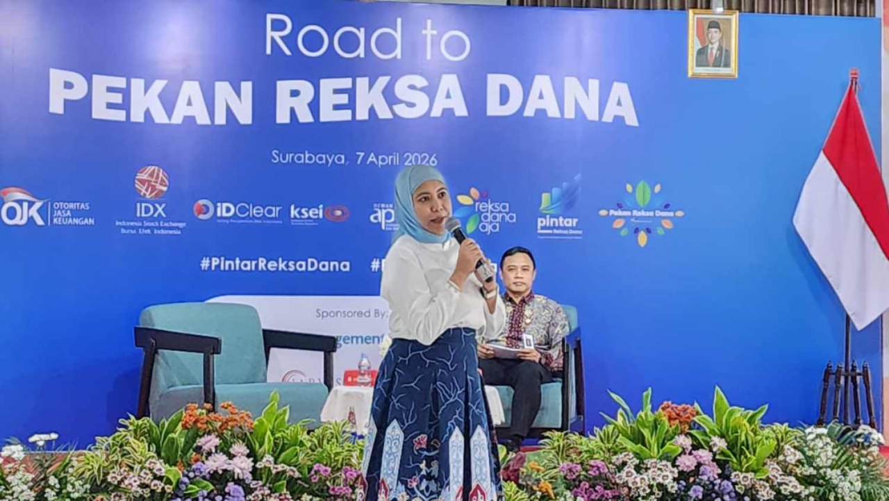 Ketua Presidium Dewan APRDI, Lolita Liliana memaparkan kinerja industri reksadana dalam Road to Pekan Reksa Dana di Surabaya. Foto : Peni Widarti