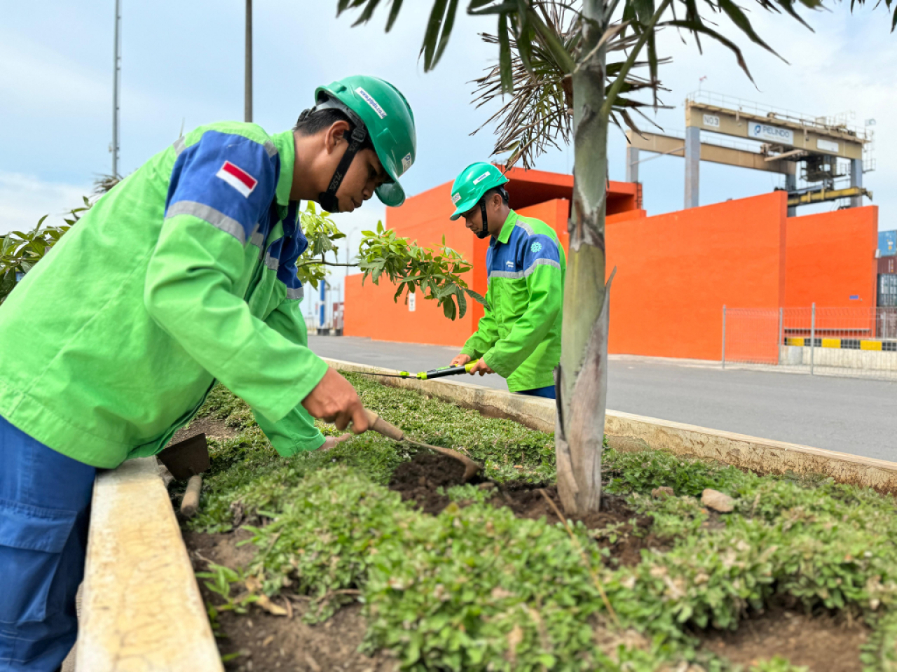 Kegiatan dekarbonisasi operasional dengan mengimplementasikan sistem manajemen Gas Rumah Kaca (GRK). Foto : Pelindo