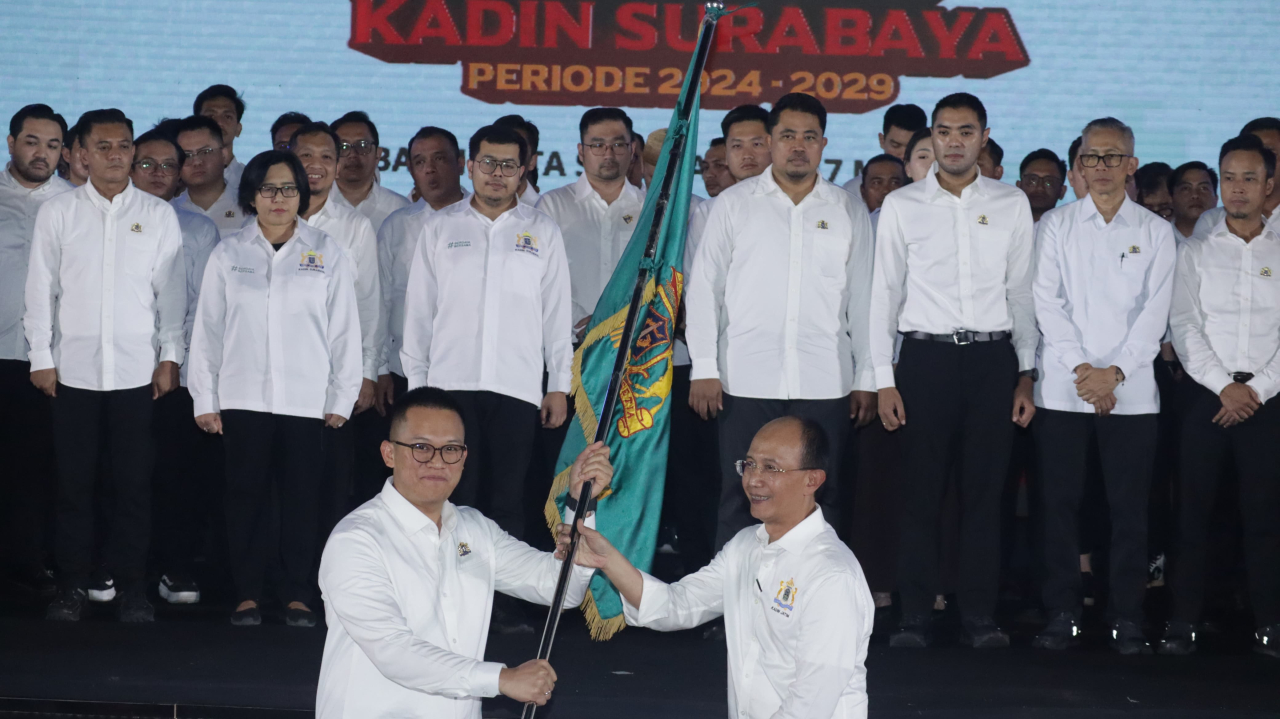 Memperkuat kerjasama dengan pemerintah kota Surabaya Kadin Jatim resmi melantik 155 pengurus kadin Surabaya ( Foto : istimewa )