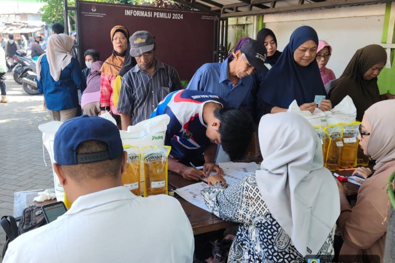 BULOG Malang Salurkan 1.154 ton Beras dan 230 ribu liter Minyak Goreng untuk Warga Kota Malang