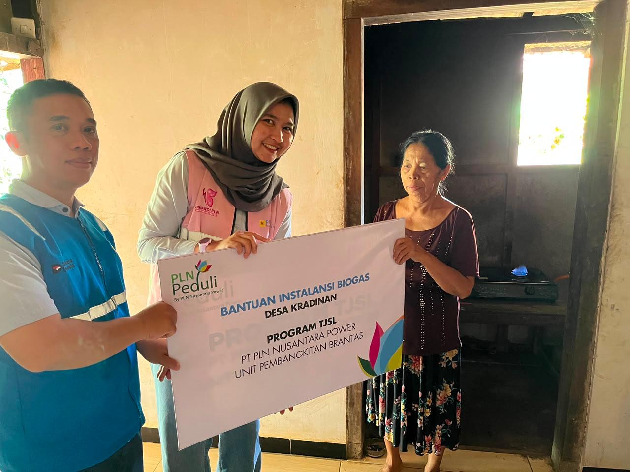 PLN NP UP Brantas memperluas jaringan perpipaan biogas di Desa Kradinan, Kecamatan Pagerwojo, Kabupaten Tulungagung, Jawa Timur. Foto: PLN NP UP Brantas