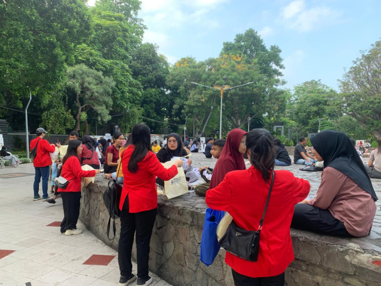 Gerakan no plastic oleh Universitas Widya Mandala. Foto : UWK