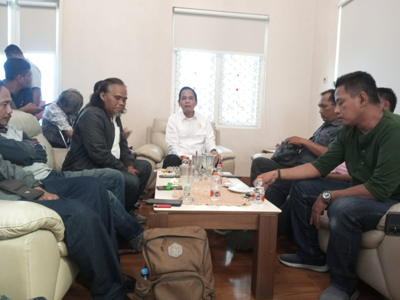 Ketua DPRD Surabaya mengajak awak media yang tergabung dalam Jurnalis Dewan Kota Surabaya ( Judes) untuk bersama- sama menjaga marwah ( Foto : Soemadji / JatimKini.com)