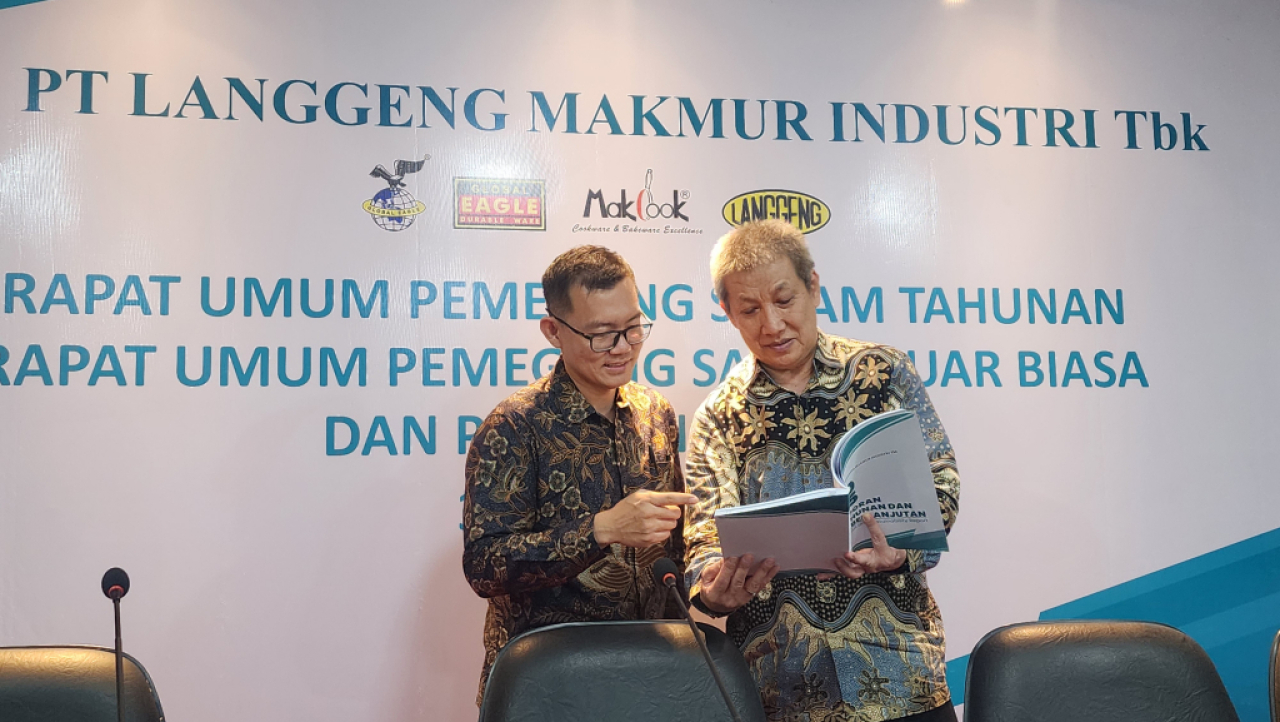 Direktur LMPI Kosasih Koenawan (kanan) dan Corporate Secretary LMPI Henri Subiyanto (kiri) usai RUPS dan paparan publik, Selasa (30/6/2026). Foto : Peni Widarti
