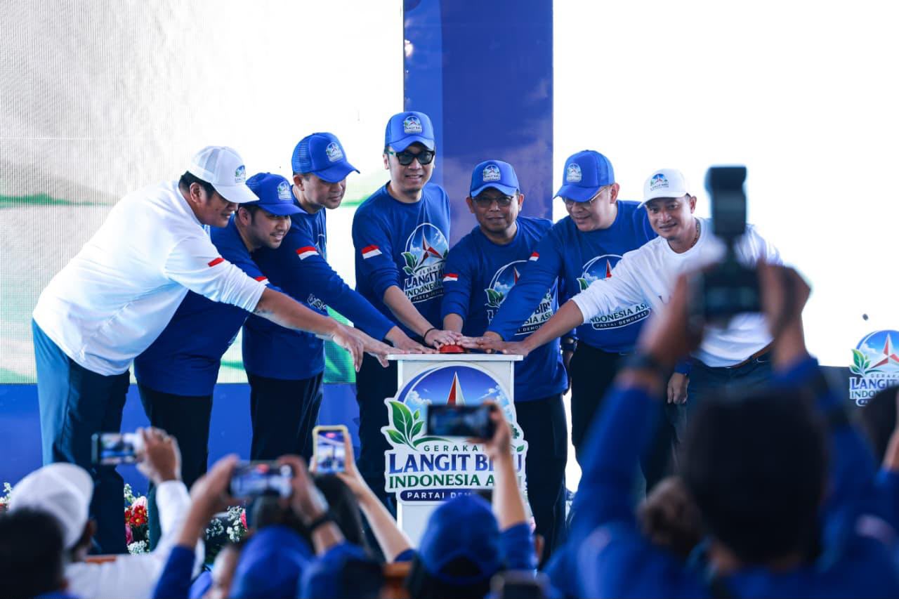 Ketua Umum Partai Demokrat Agus Harimurti Yudhoyono meluncurkan Gerakan Nasional Langit Biru Indonesia Asri ( Foto : istimewa )