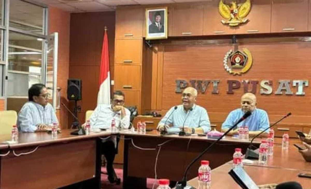 PWI Pusat Desak Hotman Paris Minta Maaf kepada Wartawan, Tegaskan Martabat Pers