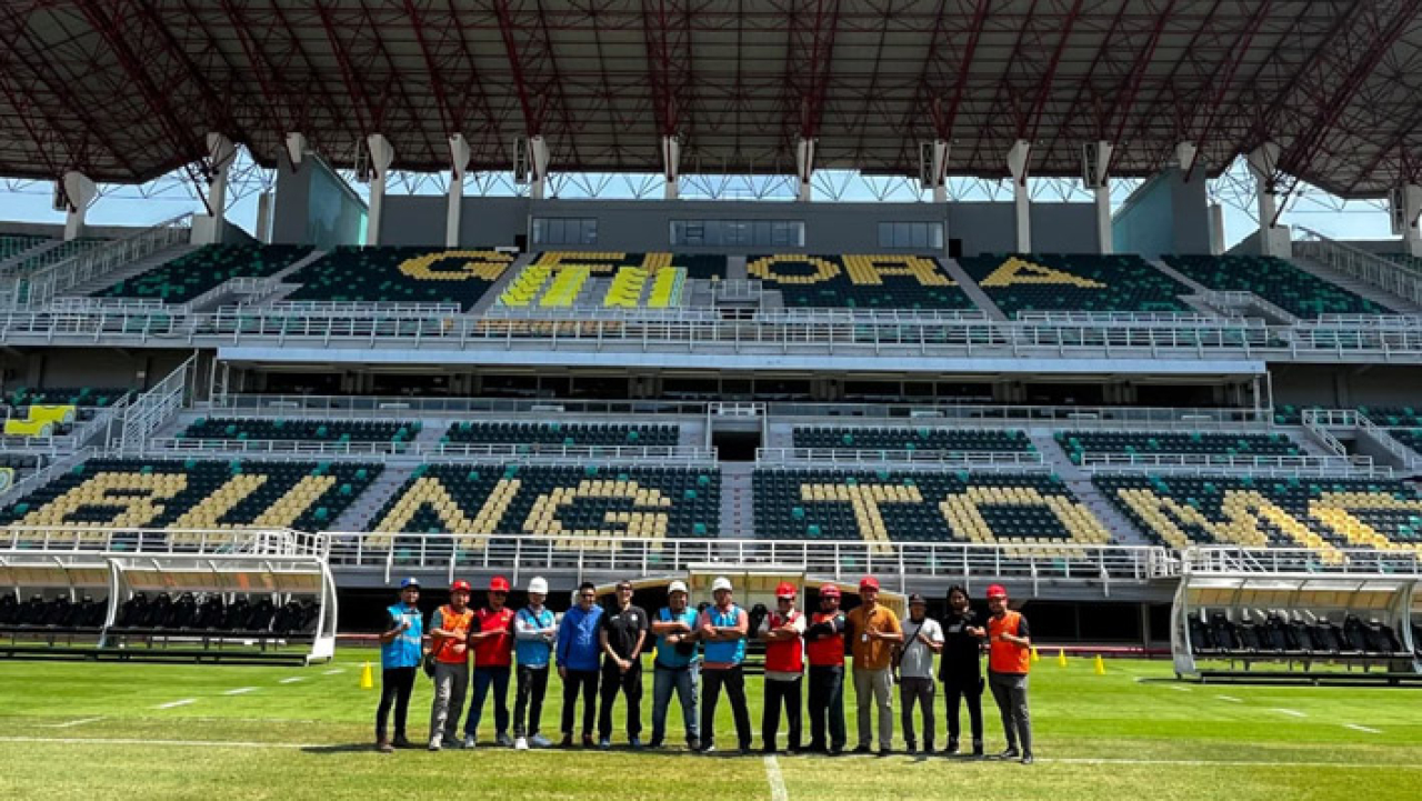 PLN Kawal Keandalan Listrik Piala Presiden Elite 2026 di Stadion GBT Surabaya