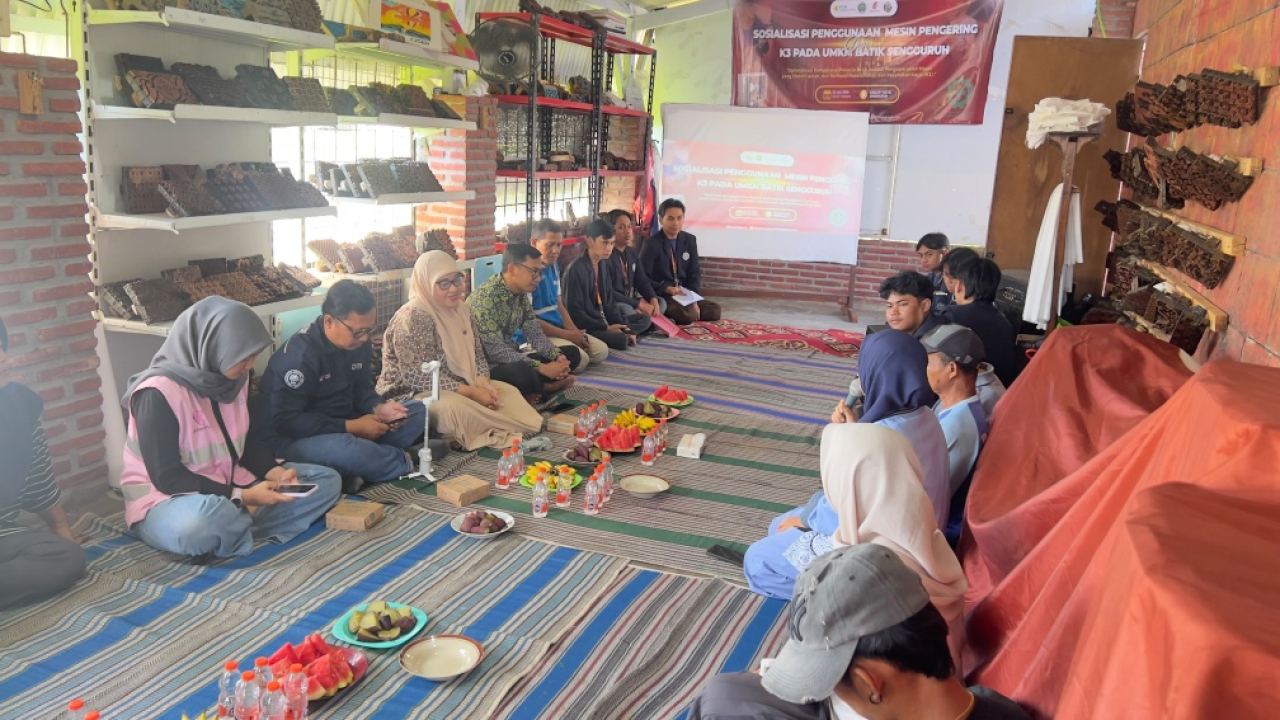 PLN NP UP Brantas bersama Program Studi S1 Pendidikan Teknik Mesin Universitas Negeri Malang (UM) menghadirkan mesin pengering kain batik. Foto: PLN NP UP Brantas