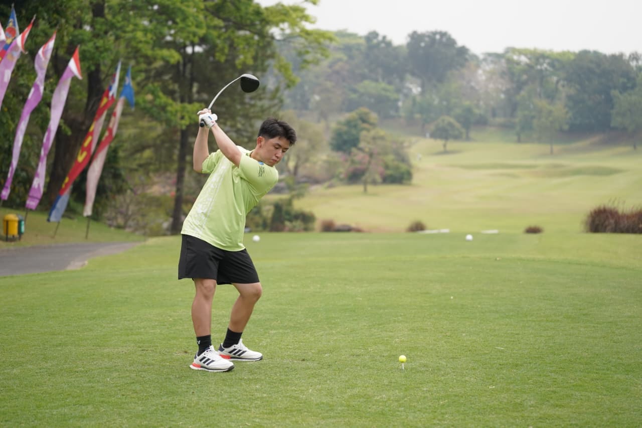 Pegolf bertanding di ajang Petra Golf Tournament 2026 di Taman Dayu Pasuruan. Foto : ist