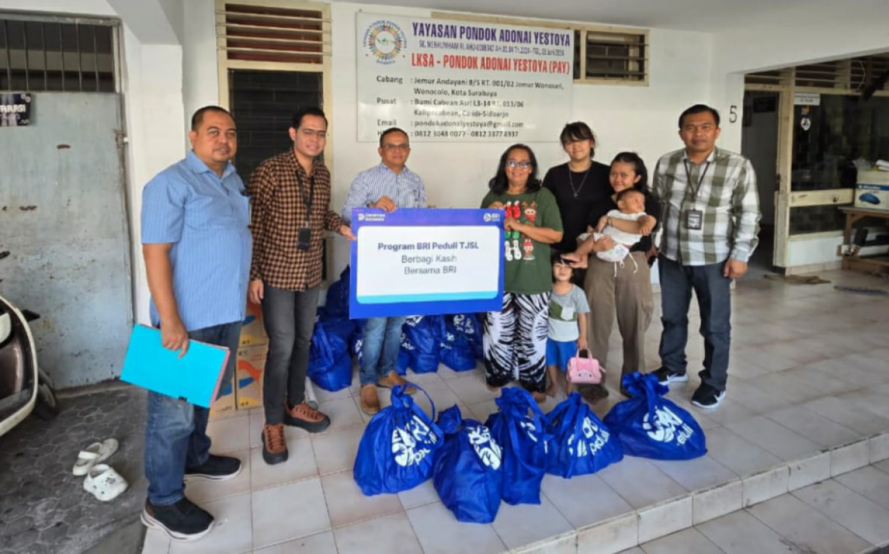 Penyaluran bantuan untuk panti asuhan dari BRI menyambut HUT RI 81. Foto : BRI
