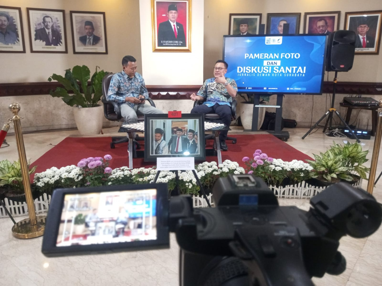Wakil Ketua DPRD Surabaya Arif Fathoni didapuk panitia untuk membuka lomba fotografi Judes ( Foto: Soemadji / Jatimkini.com )