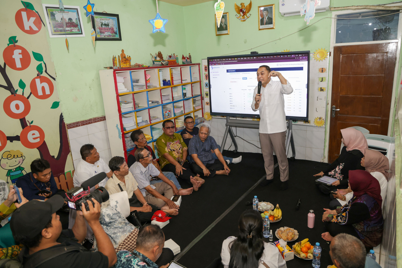 Wali Kota Surabaya, Eri Cahyadi turun langsung memimpin jalannya Muskel yang digelar di RW 5 Wonorejokemarin ( Foto : Pemkot Surabaya for Jatimkini.com )