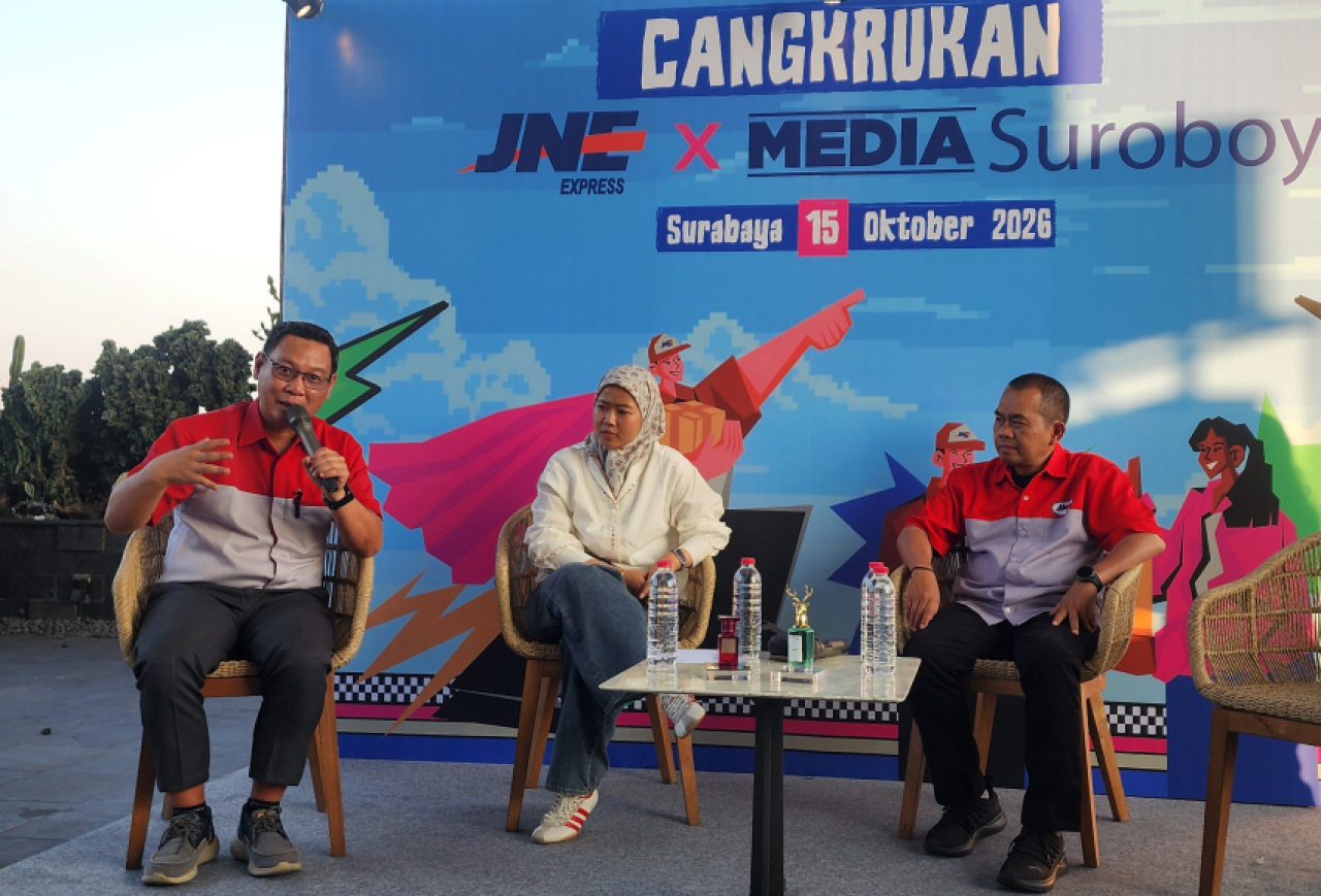 Kegiatan cangkrukan JNE x Media Surabaya, Kamis (15/10/2026). Foto : Peni Widarti