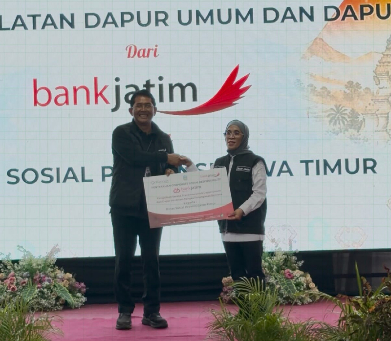 Hari Jadi ke-81 Pemprov Jatim, Bank Jatim Salurkan CSR kepada Dinsos Jatim