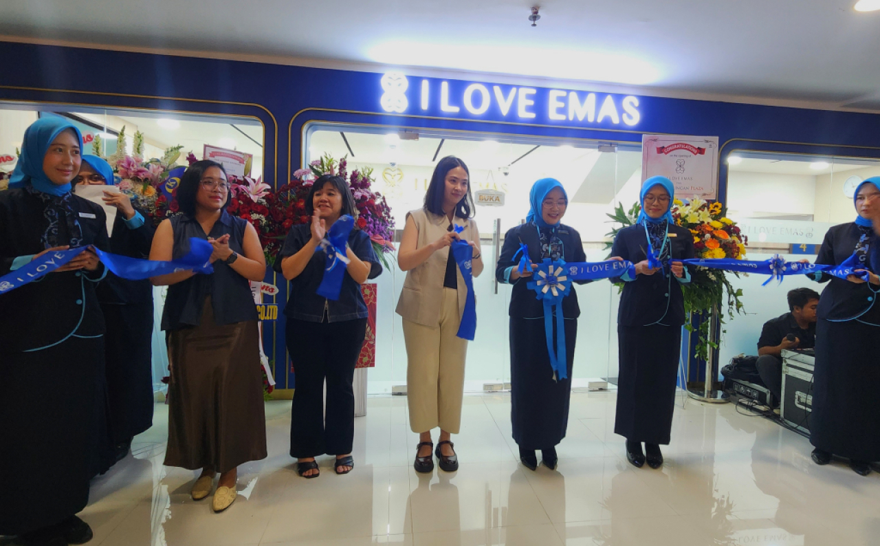 Grand Opening I Love Emas di Tunjungan Plaza I Surabaya. Foto : Peni Widarti