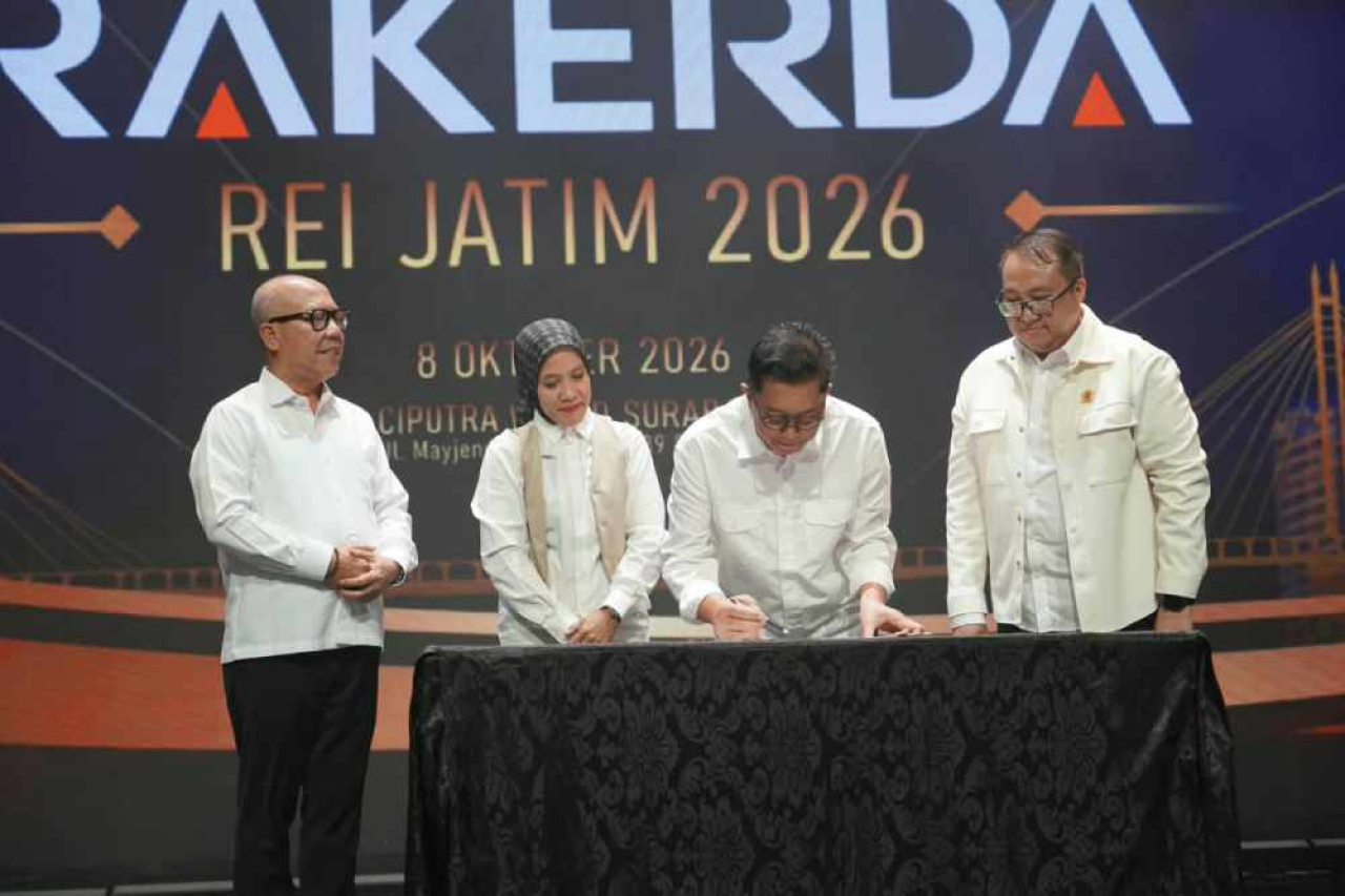 Sinergi percepatan penyaluran kredit perumahan antara Bank Jatim dengan REI Jatim. Foto : Bank Jatim