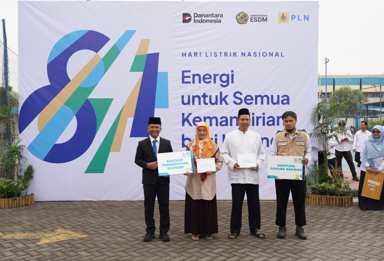 Tak Sekadar Terangi Negeri, PLN UIT JBM Hadirkan Energi Kebaikan dengan Aksi Sosial di Momentum HLN ke-81