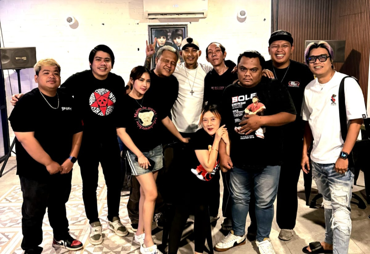 PDJI daerah Jatim resmi mengeluarkan  dua Jersey PDJI terbaru edisi 2026. Kehadiran dua Jersey baru PDJI pertama kali di lakukan pengurus PDJI Jatim ( Foto : PDJI Jatim for Jatimkini.com )