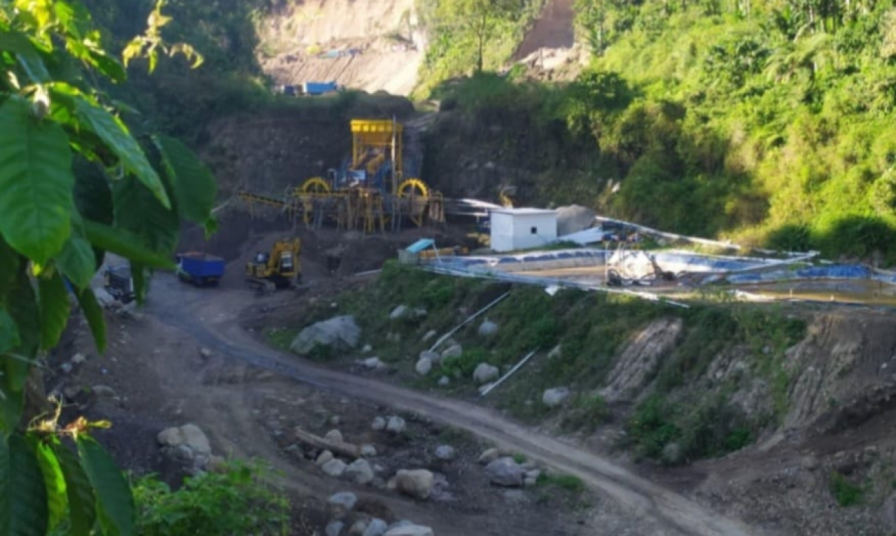 Masyarakat menolak keras rencana kembalinya aktivitas pertambangan sirtu oleh PT Epas di Desa Puncu dan Desa Satak, Kab Kediri ( Foto : Istimewa )