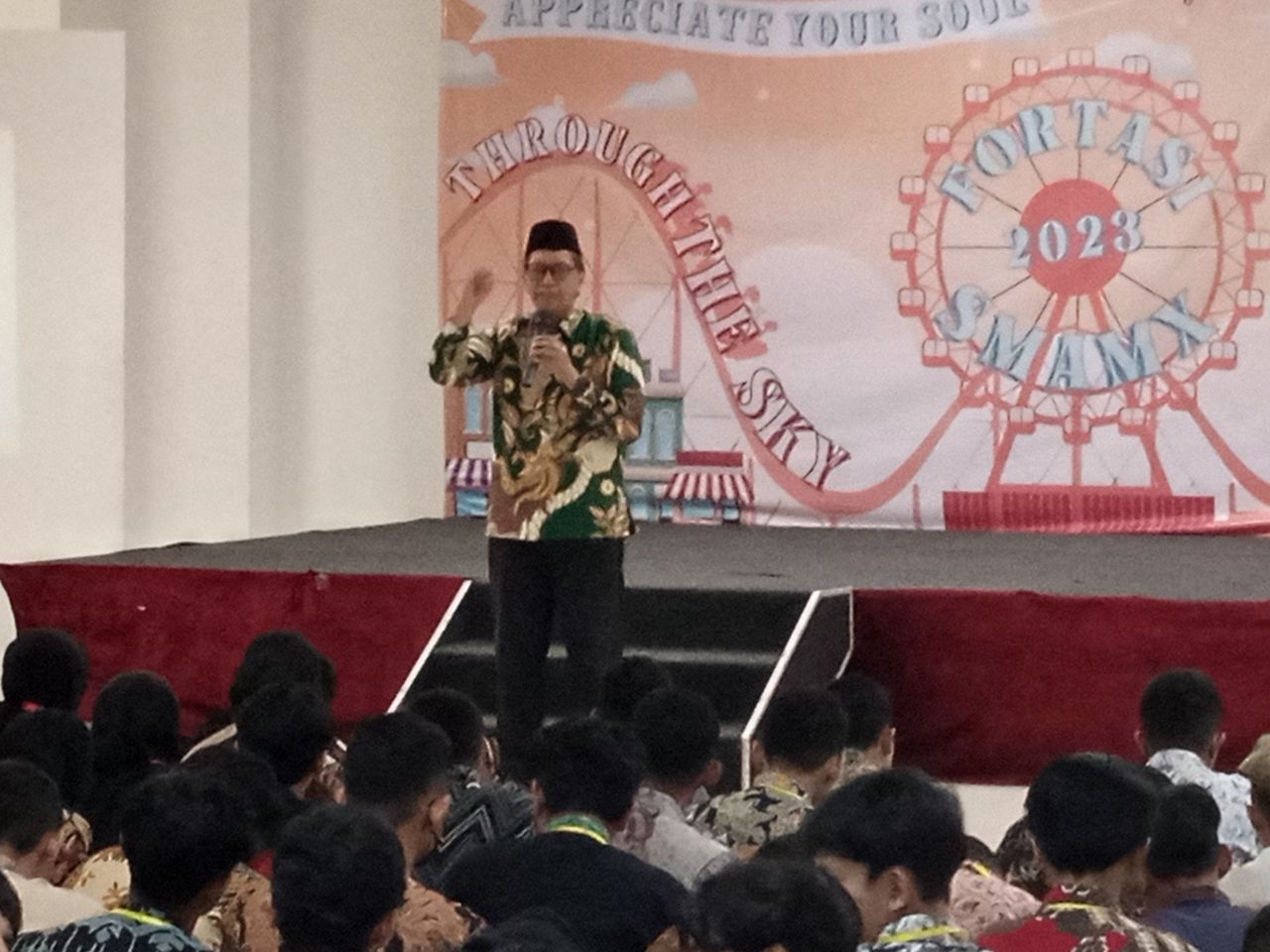 Kepala Sekolah SMA Muhammadiyah 10 Surabaya ( SMAM X ) Sudarusman resmi membuka Fortasi SMAM X 2023 ( Foto : Jatimkini.com )