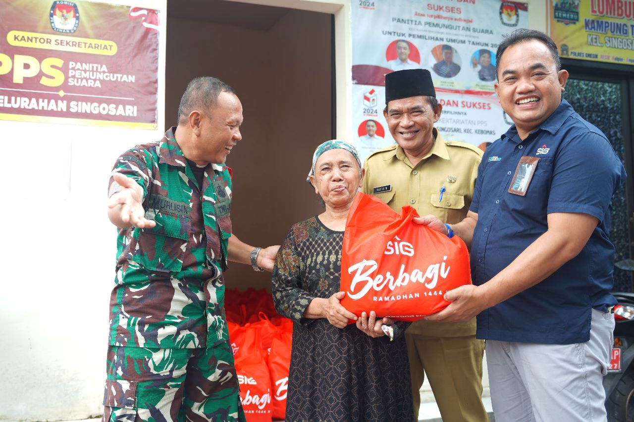 Gelar Safari Ramadan, SIG Bagikan 1.535 Paket Sembako