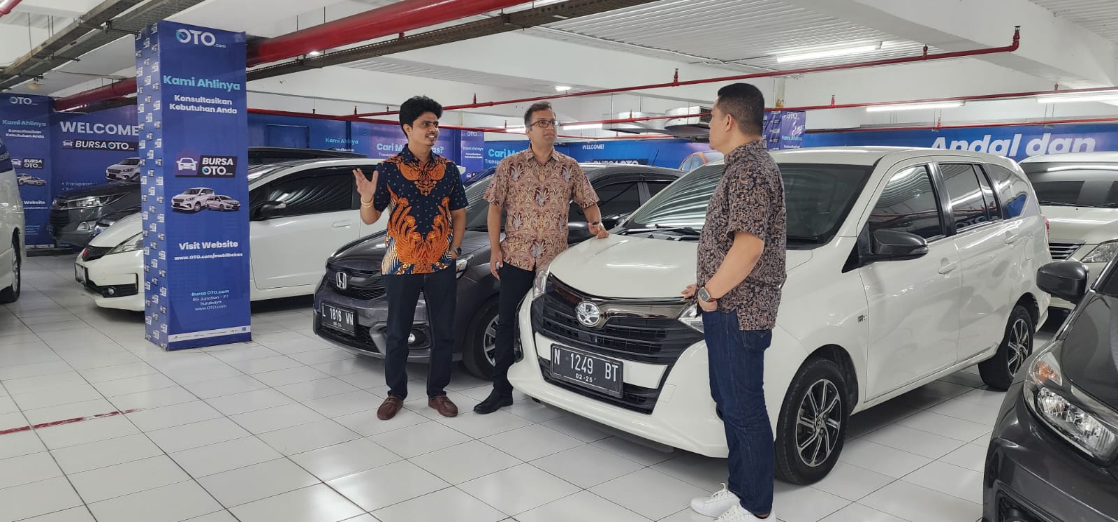 Buka Sentra Baru, Bursa OTO.com Perkuat Pasar Mobil Bekas di Surabaya