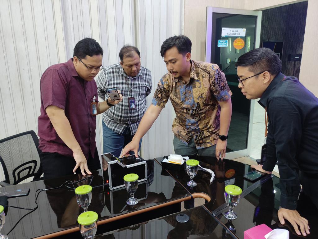 Kembangkan Penelitian, PLN Gandeng Politeknik Negeri Malang Rancang Detektor Minyak Trafo