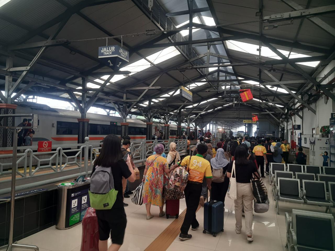 Tren Penumpang KAI Daop 8 Surabaya di 2023 Meningkat 32 Persen