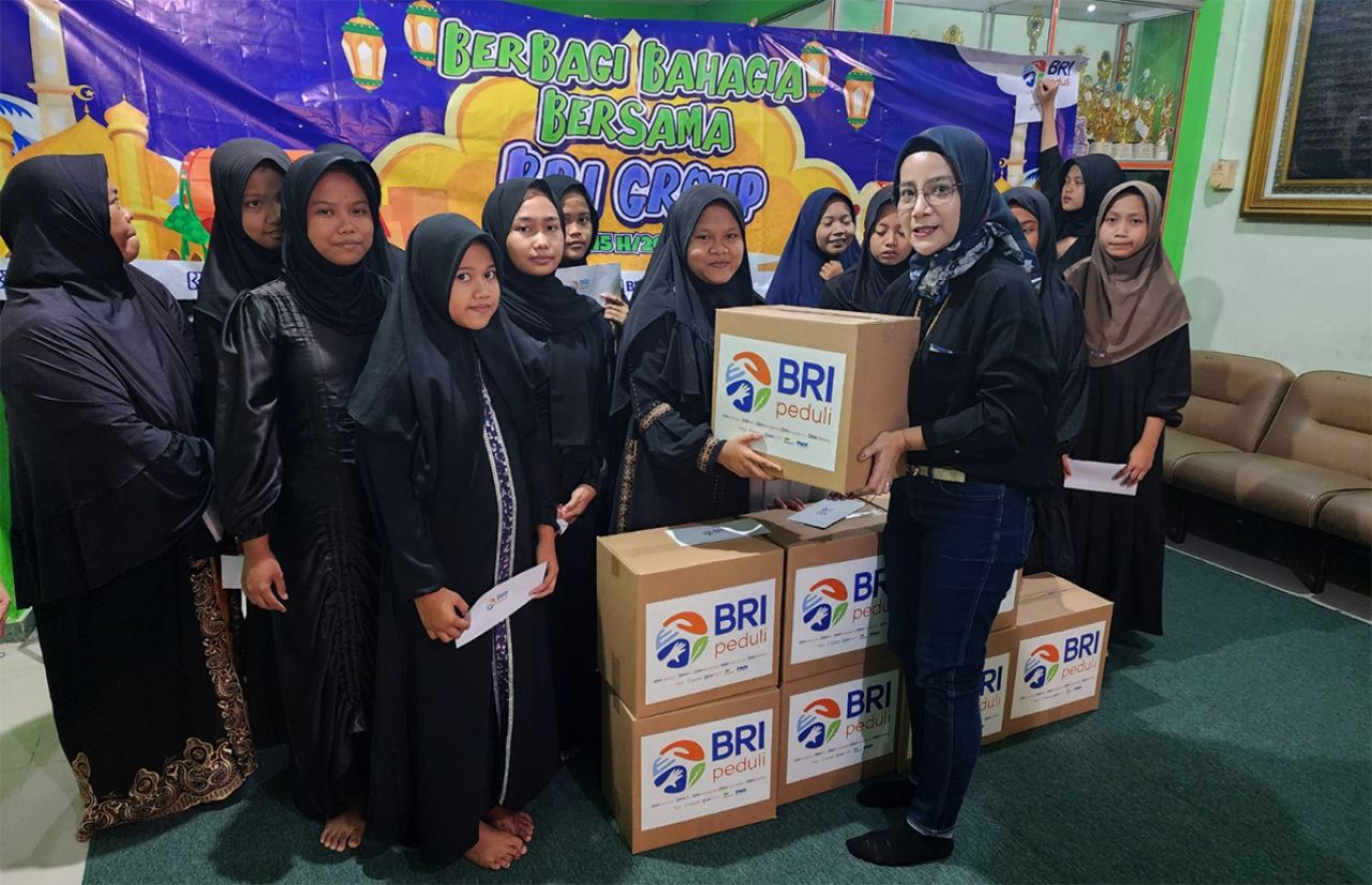 BRI BO Tanjung Perak Salurkan Paket Sembako untuk Anak Yatim Yayasan Khadijah