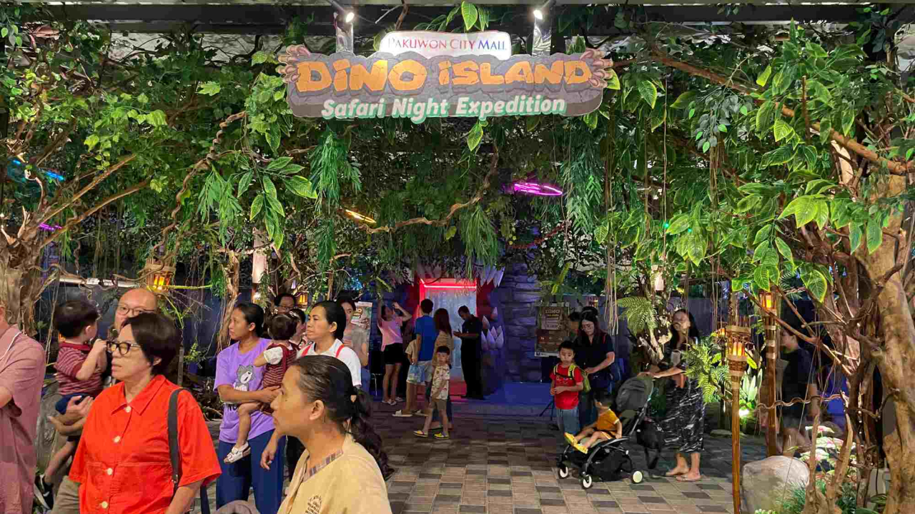 BRI Surabaya Pacu Transaksi Digital di Event Dino Island Pakuwon City
