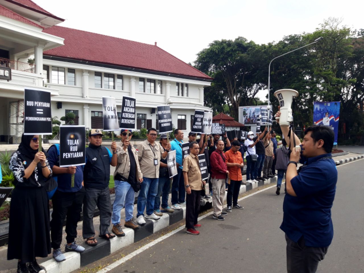 Wartawan di Kota Malang Demo Tolak Revisi UU Penyiaran