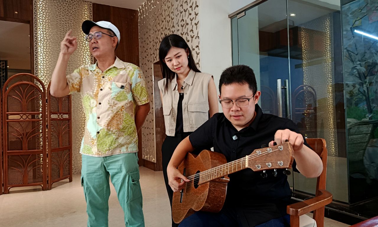 Gitar Marmer Buatan Anak Bangsa yang Mengalun Hingga ke Italia